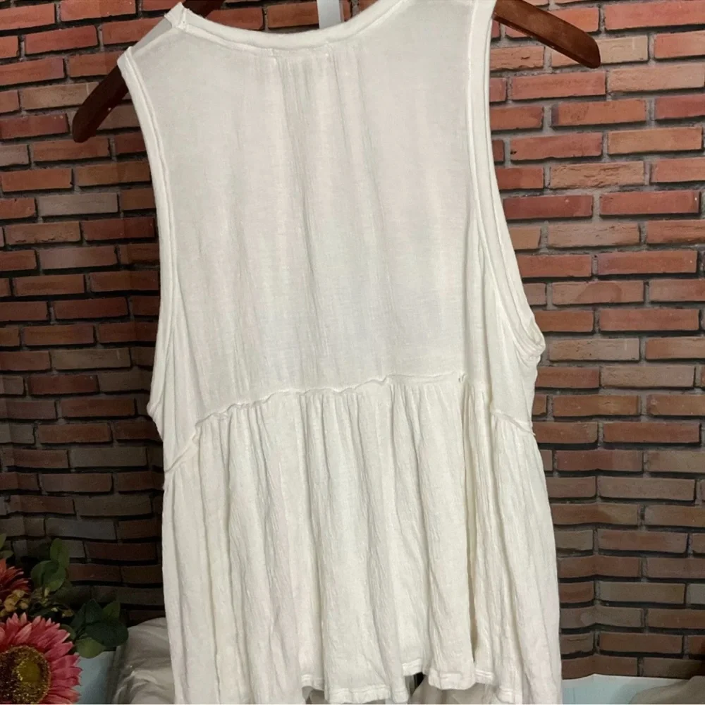Taylor & Sage Women’s L Sleeveless Women’s Pullover Top Off White blouse - Picture 2 of 7